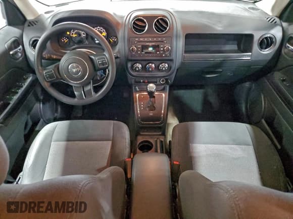 ✅ 2017 Jeep Patriot Sport • VIN: 1C4NJRBB1HD144957 • Лот: 93231115. Опубликован ранее на Copart с пробегом 74 668 миль. Бесплатный доступ к архиву аукционных продаж из США и подробный отчёт об истории автомобиля на DreamBid. Изображение 8.