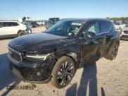 ✅ 2024 Volvo XC40 Ultimate Bright Theme • VIN: YV4L12UF0R2313942 • Лот: 82895424. Опубликован ранее на Copart с пробегом 3 255 миль. Бесплатный доступ к архиву аукционных продаж из США и подробный отчёт об истории автомобиля на DreamBid. Изображение 1.