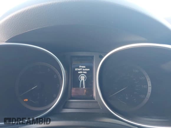 ✅ 2018 Hyundai Santa Fe SE Ultimate • VIN: KM8SRDHF0JU261939 • Lot: 43402951. Wystawiony na IAAI z przebiegiem Nie podano. Bezpłatny archiwum sprzedaży aukcyjnych z USA i szczegółowy raport historii pojazdu na DreamBid. Zdjęcie 7.