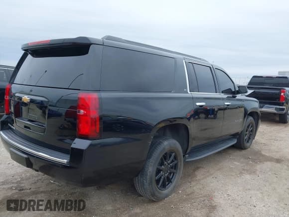 ✅ 2020 Chevrolet Suburban LT • VIN: 1GNSCHKC4LR154126 • Lot: 41636948. Wystawiony na IAAI z przebiegiem 190 699 mil. Bezpłatny archiwum sprzedaży aukcyjnych z USA i szczegółowy raport historii pojazdu na DreamBid. Zdjęcie 4.