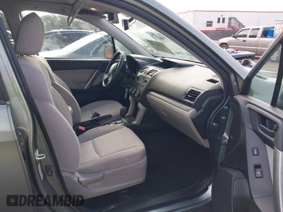 2015 Subaru Forester Premium z VIN JF2SJADC4FH530399, wystawiony jako IAAI lot #43165008 z przebiegiem 81 872 mil mil oraz . Historia ofert i sprzedaży dostępna na DreamBid. Obrazek 5.