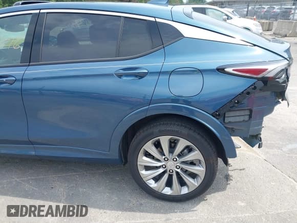 ✅ 2024 Buick Envista Avenir • VIN: KL47LCE21RB175225 • Lot: 42700576. Listed on IAAI with 12,659 mi. Free auction sales archive from the USA and detailed vehicle history report at DreamBid. Image 19.