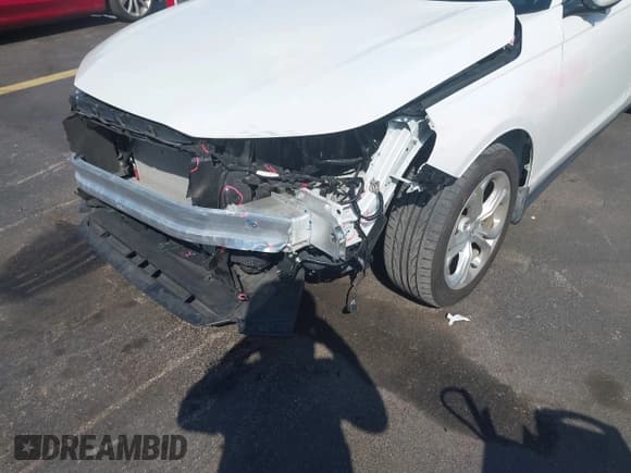 ✅ 2024 Honda Accord LX • VIN: 1HGCY1F27RA067255 • Lot: 43468494. Wystawiony na IAAI z przebiegiem 31 557 mil. Bezpłatny archiwum sprzedaży aukcyjnych z USA i szczegółowy raport historii pojazdu na DreamBid. Zdjęcie 21.