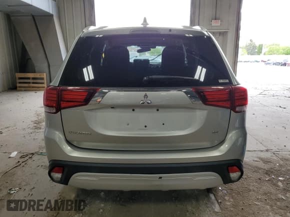 ✅ 2020 Mitsubishi Outlander ES • VIN: JA4AZ3A35LZ017231 • Lot: 57360935. Listed on Copart with 99,836 mi. Free auction sales archive from the USA and detailed vehicle history report at DreamBid. Image 6.