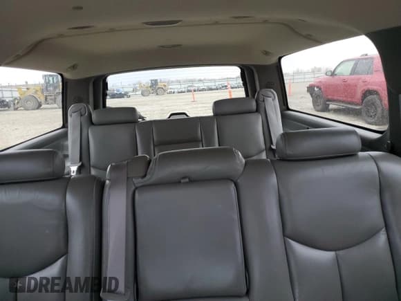 ✅ 2005 Chevrolet Suburban LT • VIN: 1GNFK16ZX5J132840 • Лот: 49240485. Опубликован ранее на Copart с пробегом 204 463 миль. Бесплатный доступ к архиву аукционных продаж из США и подробный отчёт об истории автомобиля на DreamBid. Изображение 10.