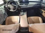 ✅ 2020 Lexus ES 350 • VIN: 58ADZ1B18LU074092 • Lot: 69060135. Wystawiony na Copart z przebiegiem 31 047 mil. Bezpłatny archiwum sprzedaży aukcyjnych z USA i szczegółowy raport historii pojazdu na DreamBid. Zdjęcie 8.