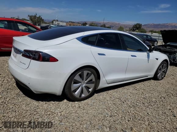 ✅ 2021 Tesla Model S Long Range Plus • VIN: 5YJSA1E27MF418956 • Lot: 71564375. Wystawiony na Copart z przebiegiem 26 284 mil. Bezpłatny archiwum sprzedaży aukcyjnych z USA i szczegółowy raport historii pojazdu na DreamBid. Zdjęcie 3.