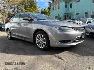✅ 2015 Chrysler 200 C • VIN: 1C3CCCCB9FN734803 • Lot: 89934155. Wystawiony na Copart z przebiegiem 139 665 mil. Bezpłatny archiwum sprzedaży aukcyjnych z USA i szczegółowy raport historii pojazdu na DreamBid. Zdjęcie 1.