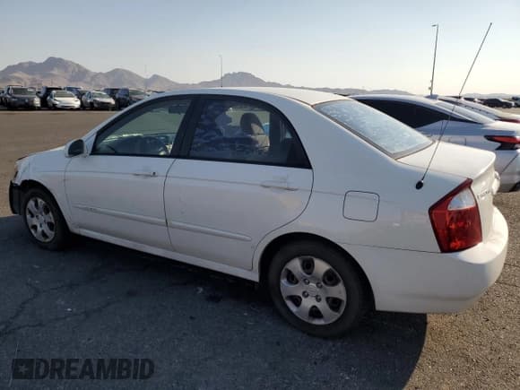 ✅ 2006 Kia Spectra EX • VIN: KNAFE121165239573 • Lot: 70401085. Wystawiony na Copart z przebiegiem 186 787 mil. Bezpłatny archiwum sprzedaży aukcyjnych z USA i szczegółowy raport historii pojazdu na DreamBid. Zdjęcie 2.