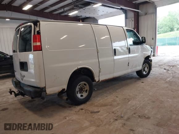 ✅ 2009 Chevrolet Express Cargo • VIN: 1GCGG25C691137038 • Lot: 42602538. Listed on IAAI with 200,648 mi. Free auction sales archive from the USA and detailed vehicle history report at DreamBid. Image 4.
