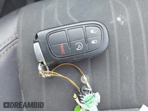 ✅ 2019 Jeep Cherokee Latitude Plus • VIN: 1C4PJMLB9KD189212 • Lot: 43690661. Wystawiony na IAAI z przebiegiem 168 149 mil. Bezpłatny archiwum sprzedaży aukcyjnych z USA i szczegółowy raport historii pojazdu na DreamBid. Zdjęcie 11.