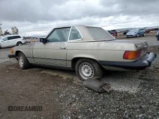 ✅ 1982 Mercedes-Benz 380 SL • VIN: WDBBA45A7CB016184 • Lot: 72085954. Wystawiony na Copart z przebiegiem 251 411 mil. Bezpłatny archiwum sprzedaży aukcyjnych z USA i szczegółowy raport historii pojazdu na DreamBid. Zdjęcie 2.