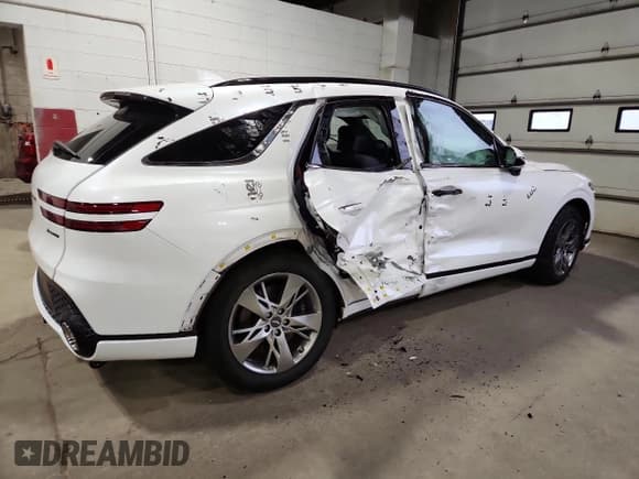 ✅ 2025 Genesis GV70 Sport • VIN: KMUMCDTC9SU200017 • Lot: 91065655. Listed on Copart with 9,599 mi. Free auction sales archive from the USA and detailed vehicle history report at DreamBid. Image 3.