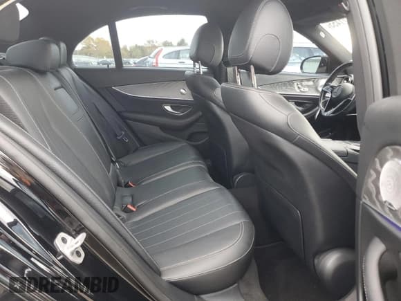 ✅ 2021 Mercedes-Benz E 350 • VIN: W1KZF8EB2MA885998 • Лот: 90421455. Опубликован ранее на Copart с пробегом 97 255 миль. Бесплатный доступ к архиву аукционных продаж из США и подробный отчёт об истории автомобиля на DreamBid. Изображение 10.