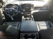 ✅ 2021 Ram 1500 Laramie • VIN: 1C6SRFJT6MN525669 • Lot: 62843735. Wystawiony na Copart z przebiegiem 39 256 mil. Bezpłatny archiwum sprzedaży aukcyjnych z USA i szczegółowy raport historii pojazdu na DreamBid. Zdjęcie 8.