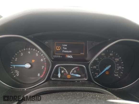 ✅ 2015 Ford Focus S • VIN: 1FADP3E24FL349183 • Lot: 91809575. Wystawiony na Copart z przebiegiem 125 318 mil. Bezpłatny archiwum sprzedaży aukcyjnych z USA i szczegółowy raport historii pojazdu na DreamBid. Zdjęcie 9.