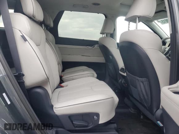 ✅ 2024 Hyundai Palisade Calligraphy • VIN: KM8R7DGEXRU718054 • Лот: 42493615. Опубликован ранее на Copart с пробегом 7 971 миль. Бесплатный доступ к архиву аукционных продаж из США и подробный отчёт об истории автомобиля на DreamBid. Изображение 11.