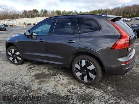 ✅ 2024 Volvo XC60 Plus Dark Theme • VIN: YV4H60DLXR1849191 • Lot: 50136745. Listed on Copart with 12,752 mi. Free auction sales archive from the USA and detailed vehicle history report at DreamBid. Image 2.