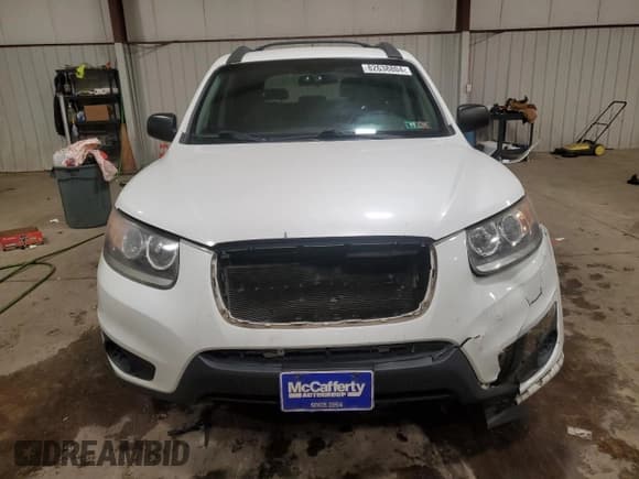 ✅ 2012 Hyundai Santa Fe GLS • VIN: 5XYZG3AB1CG099981 • Lot: 82638804. Listed on Copart with 226,330 mi. Free auction sales archive from the USA and detailed vehicle history report at DreamBid. Image 5.