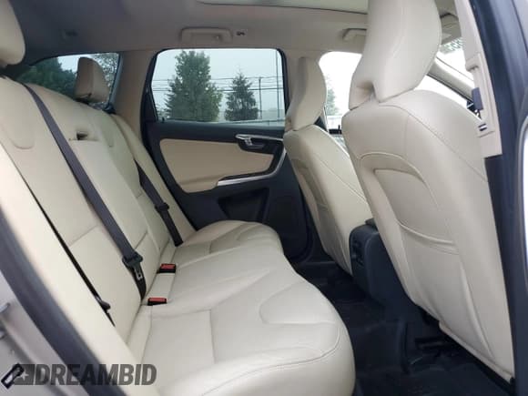 ✅ 2016 Volvo XC60 T5 Platinum • VIN: YV4612RM5G2854471 • Лот: 67963855. Опубликован ранее на Copart с пробегом 124 273 миль. Бесплатный доступ к архиву аукционных продаж из США и подробный отчёт об истории автомобиля на DreamBid. Изображение 11.