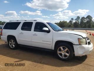 ✅ 2008 Chevrolet Suburban 1LT • VIN: 3GNFC16028G105684 • Lot: 73409164. Wystawiony na Copart z przebiegiem 259 380 mil. Bezpłatny archiwum sprzedaży aukcyjnych z USA i szczegółowy raport historii pojazdu na DreamBid. Zdjęcie 4.