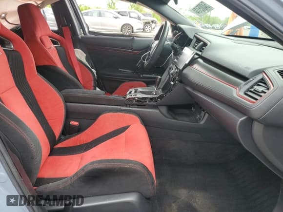 ✅ 2019 Honda Civic Type R Touring • VIN: SHHFK8G7XKU206080 • Lot: 54005174. Wystawiony na Copart z przebiegiem 40 665 mil. Bezpłatny archiwum sprzedaży aukcyjnych z USA i szczegółowy raport historii pojazdu na DreamBid. Zdjęcie 7.