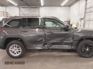 ✅ 2025 Jeep Grand Cherokee Altitude X • VIN: 1C4RJHAG5SC278876 • Лот: 42261321. Опубликован ранее на IAAI с пробегом 819 миль. Бесплатный доступ к архиву аукционных продаж из США и подробный отчёт об истории автомобиля на DreamBid. Изображение 14.