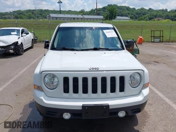 ✅ 2017 Jeep Patriot Sport • VIN: 1C4NJPBA5HD213418 • Lot: 42642537. Listed on IAAI with 105,863 mi. Free auction sales archive from the USA and detailed vehicle history report at DreamBid. Image 11.