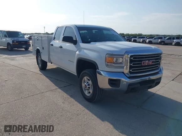 ✅ 2016 GMC Sierra 2500HD • VIN: 1GD21REG6GZ319193 • Lot: 42651847. Listed on IAAI with 231,366 mi. Free auction sales archive from the USA and detailed vehicle history report at DreamBid. Image 1.