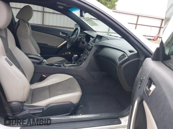 ✅ 2014 Hyundai Genesis Coupe 2.0T • VIN: KMHHT6KD2EU119029 • Lot: 42563822. Wystawiony na IAAI z przebiegiem 66 771 mil. Bezpłatny archiwum sprzedaży aukcyjnych z USA i szczegółowy raport historii pojazdu na DreamBid. Zdjęcie 5.