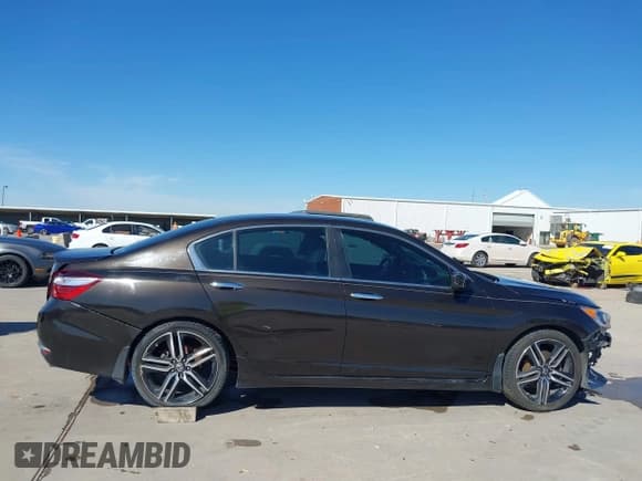 ✅ 2016 Honda Accord Sport • VIN: 1HGCR2F58GA177855 • Lot: 43591528. Wystawiony na IAAI z przebiegiem 234 046 mil. Bezpłatny archiwum sprzedaży aukcyjnych z USA i szczegółowy raport historii pojazdu na DreamBid. Zdjęcie 13.