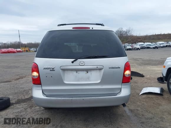 ✅ 2002 Mazda MPV LX • VIN: JM3LW28J520319666 • Lot: 42012558. Wystawiony na IAAI z przebiegiem 131 794 mil. Bezpłatny archiwum sprzedaży aukcyjnych z USA i szczegółowy raport historii pojazdu na DreamBid. Zdjęcie 17.