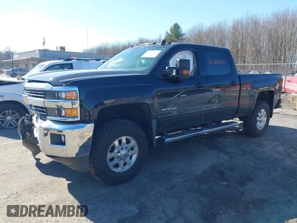 ✅ 2015 Chevrolet Silverado 2500HD LT • VIN: 1GC1KVEG9FF608249 • Lot: 41764810. Wystawiony na IAAI z przebiegiem 102 047 mil. Bezpłatny archiwum sprzedaży aukcyjnych z USA i szczegółowy raport historii pojazdu na DreamBid. Zdjęcie 2.