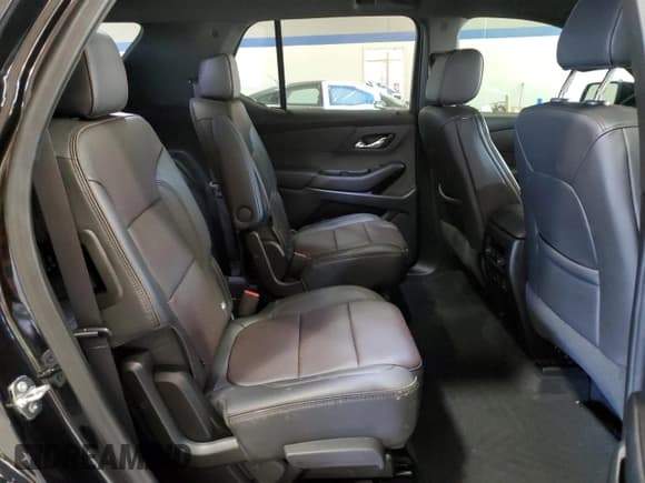 ✅ 2022 Chevrolet Traverse High Country • VIN: 1GNEVNKWXNJ192980 • Lot: 89538185. Wystawiony na Copart z przebiegiem 26 098 mil. Bezpłatny archiwum sprzedaży aukcyjnych z USA i szczegółowy raport historii pojazdu na DreamBid. Zdjęcie 11.