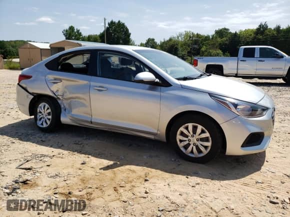 2018 Hyundai Accent SE z VIN 3KPC24A35JE015092, wystawiony jako Copart lot #68279044 z przebiegiem 65 097 mil mil oraz Szkoda całkowita • Salvage title. Historia ofert i sprzedaży dostępna na DreamBid. Obrazek 4.