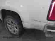 2020 Chevrolet Colorado 4WD LT z VIN 1GCHTCEA7L1180802, wystawiony jako IAAI lot #41488428 z przebiegiem 94 430 mil mil oraz . Historia ofert i sprzedaży dostępna na DreamBid. Obrazek 6.