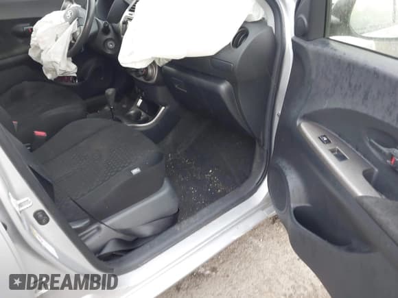 ✅ 2014 Scion xD • VIN: JTKKUPB40E1045309 • Lot: 43449029. Wystawiony na IAAI z przebiegiem 185 322 mil. Bezpłatny archiwum sprzedaży aukcyjnych z USA i szczegółowy raport historii pojazdu na DreamBid. Zdjęcie 5.