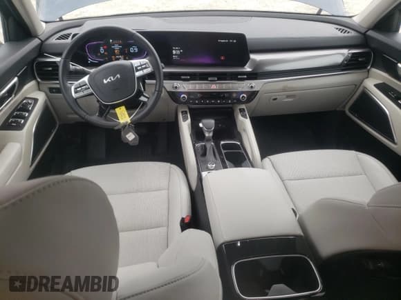 ✅ 2024 Kia Telluride S • VIN: 5XYP64GC5RG551861 • Lot: 50889765. Listed on Copart with 2,318 mi. Free auction sales archive from the USA and detailed vehicle history report at DreamBid. Image 8.