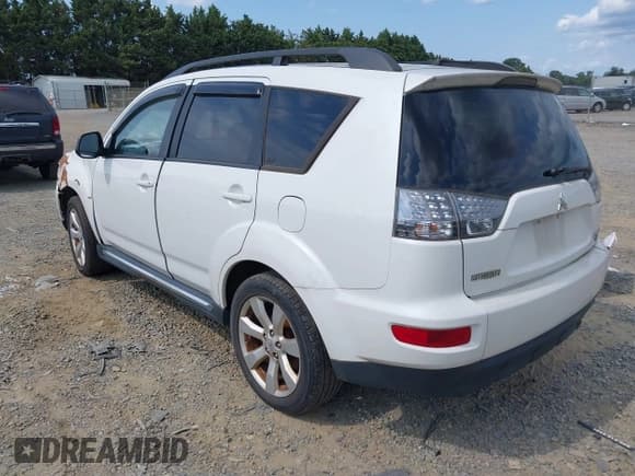 ✅ 2010 Mitsubishi Outlander XLS • VIN: JA4JT4AX5AZ016104 • Lot: 39975906. Wystawiony na IAAI z przebiegiem 193 145 mil. Bezpłatny archiwum sprzedaży aukcyjnych z USA i szczegółowy raport historii pojazdu na DreamBid. Zdjęcie 3.