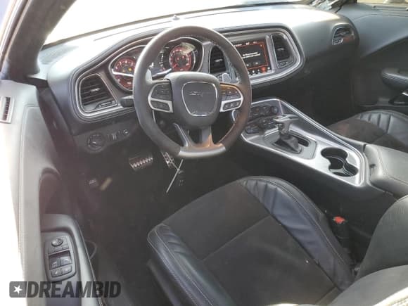 ✅ 2020 Dodge Challenger SRT Hellcat Widebody • VIN: 2C3CDZC9XLH132610 • Lot: 48804755. Wystawiony na Copart z przebiegiem 19 298 mil. Bezpłatny archiwum sprzedaży aukcyjnych z USA i szczegółowy raport historii pojazdu na DreamBid. Zdjęcie 8.