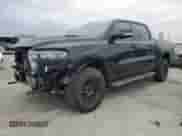 2025 Ram 1500 Rebel z VIN 1C6SRFLPXSN550944, wystawiony jako Copart lot #65262975 z przebiegiem 6 560 mil mil oraz Szkoda całkowita • Salvage title. Historia ofert i sprzedaży dostępna na DreamBid. Obrazek 1.