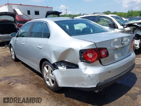 ✅ 2008 Volkswagen Jetta SE • VIN: 3VWRM71K58M061449 • Lot: 42624787. Listed on IAAI with 107,972 mi. Free auction sales archive from the USA and detailed vehicle history report at DreamBid. Image 6.