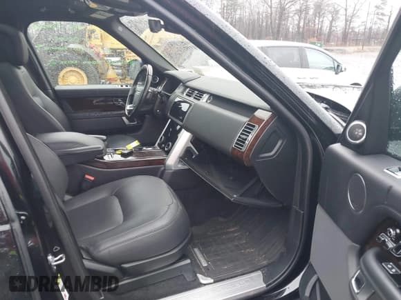 ✅ 2020 Land Rover Range Rover HSE • VIN: SALGS2RU3LA591457 • Lot: 43820964. Wystawiony na IAAI z przebiegiem 62 618 mil. Bezpłatny archiwum sprzedaży aukcyjnych z USA i szczegółowy raport historii pojazdu na DreamBid. Zdjęcie 5.