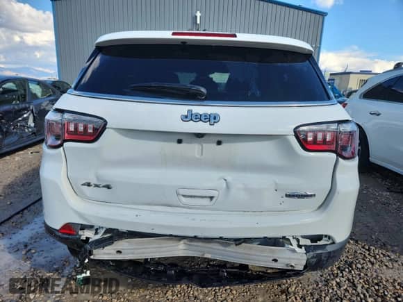 2025 Jeep Compass Latitude z VIN 3C4NJDBNXST547138, wystawiony jako Copart lot #86244235 z przebiegiem 18 706 mil mil oraz Nie do naprawy • Non repairable. Historia ofert i sprzedaży dostępna na DreamBid. Obrazek 6.