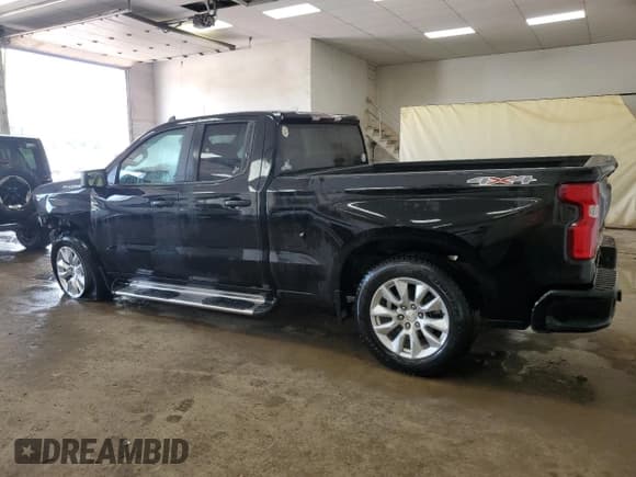 ✅ 2019 Chevrolet Silverado 1500 Custom • VIN: 1GCRYBEH9KZ406979 • Lot: 58942404. Wystawiony na Copart z przebiegiem 57 147 mil. Bezpłatny archiwum sprzedaży aukcyjnych z USA i szczegółowy raport historii pojazdu na DreamBid. Zdjęcie 2.