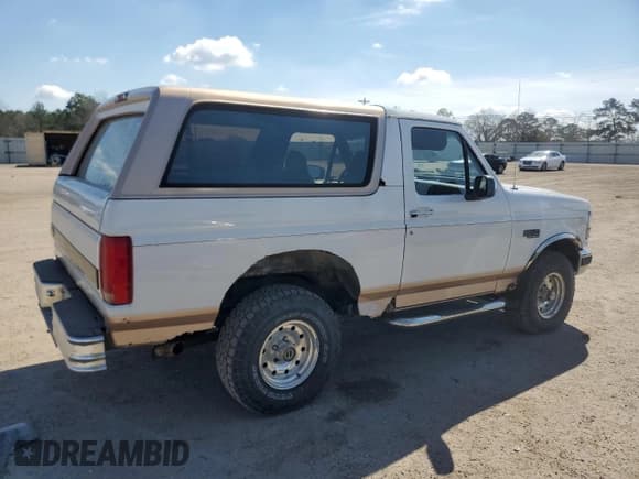 ✅ 1996 Ford Bronco XL • VIN: 1FMEU15N3TLB21558 • Lot: 45960715. Listed on Copart with 157,276 mi. Free auction sales archive from the USA and detailed vehicle history report at DreamBid. Image 3.