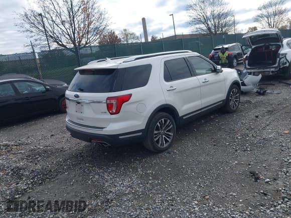 ✅ 2018 Ford Explorer Platinum • VIN: 1FM5K8HT0JGA96195 • Лот: 43659156. Опубликован ранее на IAAI с пробегом 75 269 миль. Бесплатный доступ к архиву аукционных продаж из США и подробный отчёт об истории автомобиля на DreamBid. Изображение 4.