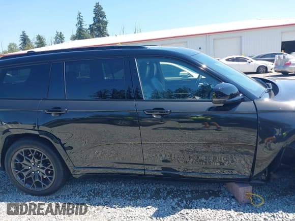 ✅ 2024 Jeep Grand Cherokee Summit • VIN: 1C4RJKET9R8590362 • Lot: 42815763. Listed on IAAI with 3,828 mi. Free auction sales archive from the USA and detailed vehicle history report at DreamBid. Image 14.
