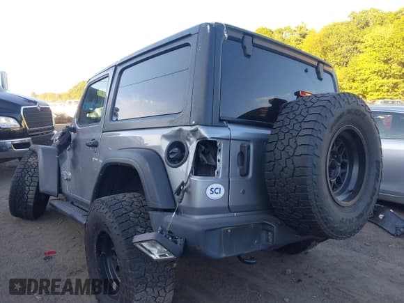 ✅ 2020 Jeep Wrangler Sport S • VIN: 1C4GJXAG1LW273787 • Лот: 43233175. Опубликован ранее на IAAI с пробегом 94 454 миль. Бесплатный доступ к архиву аукционных продаж из США и подробный отчёт об истории автомобиля на DreamBid. Изображение 3.