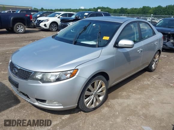 ✅ 2013 Kia Forte SX • VIN: KNAFW4A32D5716431 • Lot: 42814872. Wystawiony na IAAI z przebiegiem 160 582 mil. Bezpłatny archiwum sprzedaży aukcyjnych z USA i szczegółowy raport historii pojazdu na DreamBid. Zdjęcie 2.